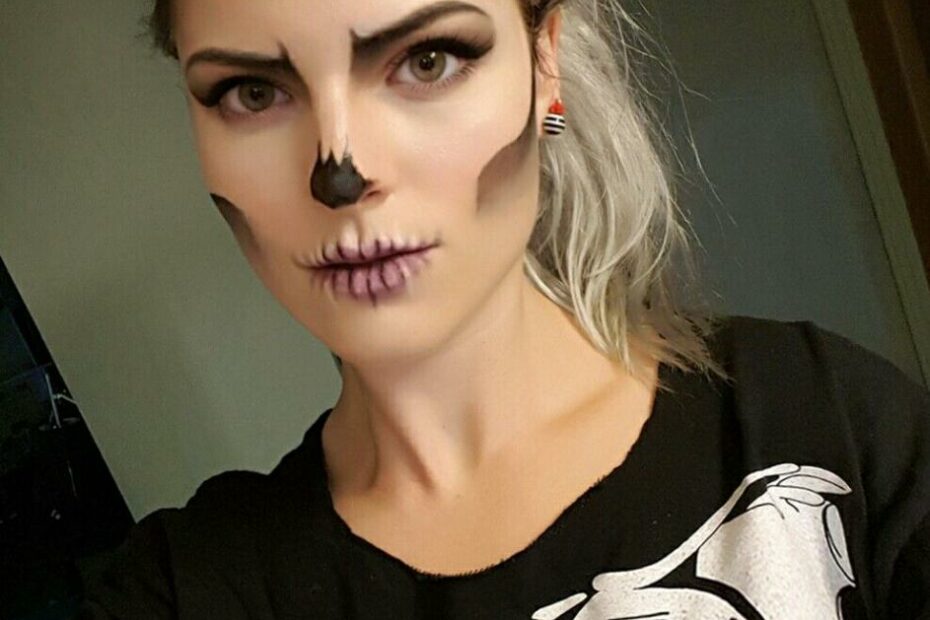 Diy Skull Makeup, Skeleton Costume, Easy Skull Face, Halloween Costu… |  Maquillaje De Calavera Mujer, Maquillaje De Halloween Mujer, Maquillaje De  Cara De Halloween