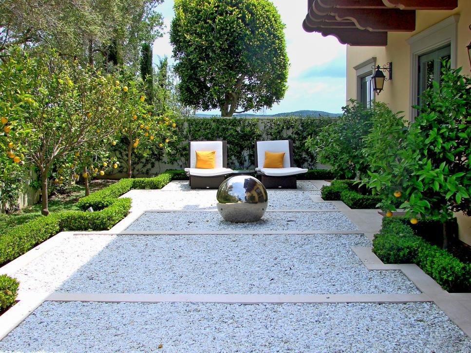 15 Innovative Designs For Courtyard Gardens | Hgtv