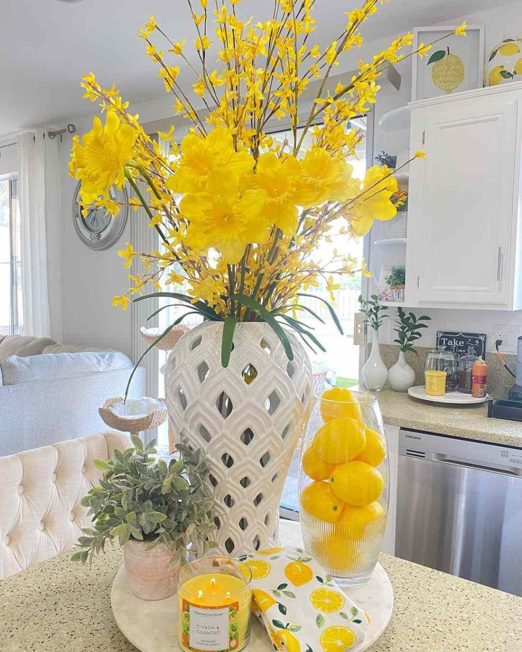 15 Fun Ways To Decorate With Lemons