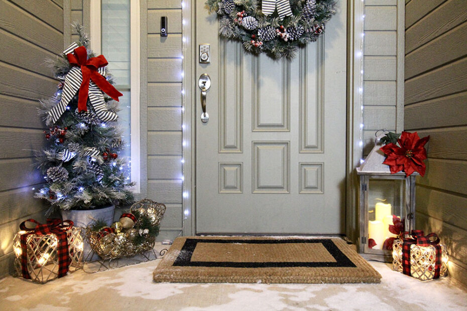 3 Steps To Outdoor Christmas Decorating - The Home Depot