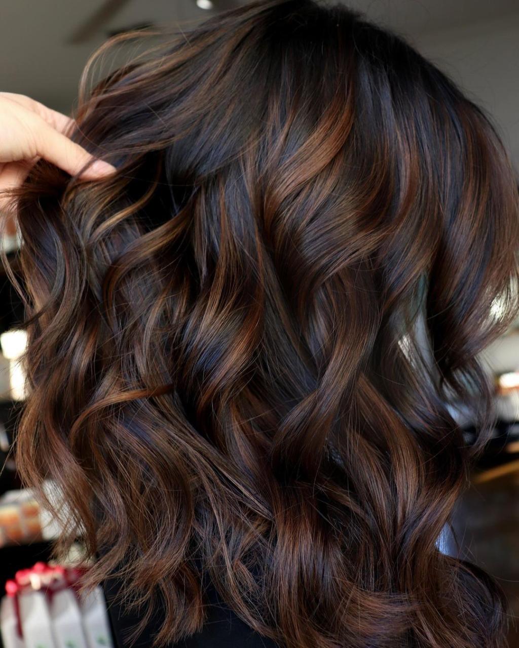 Hot Chocolate Hair Color with Highlights: 5 Stunning Looks To Try Now