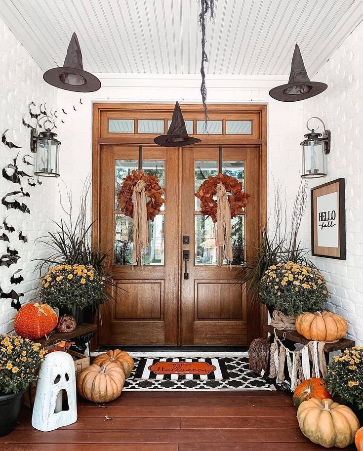 36 Scary Good Halloween Porch Décor Ideas For A Spooky Welcome | Halloween  Porch Decorations, Halloween Front Porch, Halloween Front Porch Decor