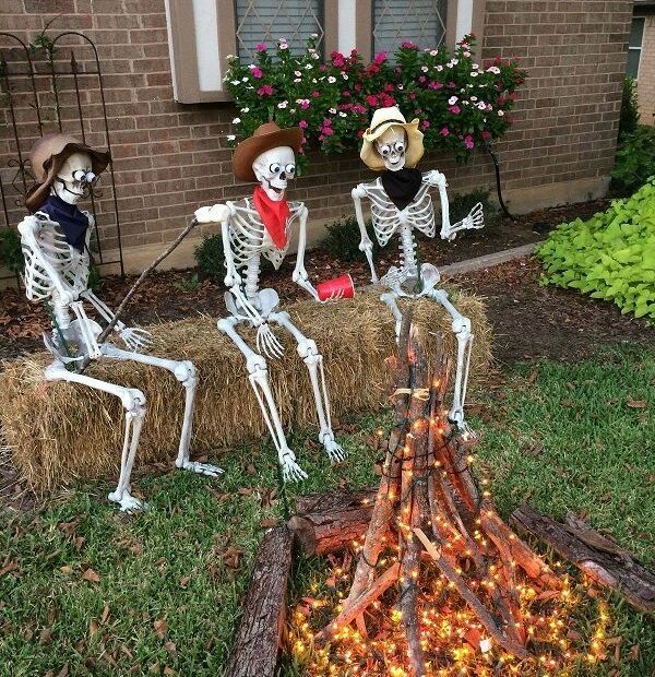 Halloween Campfire Decoration Idea | Halloween Outdoor Decorations,  Homemade Halloween Decorations, Halloween Outside