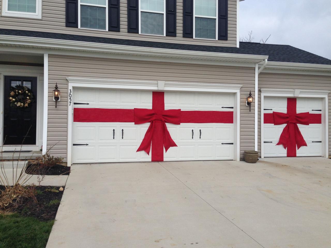 Diy Red Burlap Ribbon And Bow For Christmas Decor For Garage Doors. … |  Easy Outdoor Christmas Decorations, Outdoor Christmas Diy, Christmas  Decorations Diy Outdoor