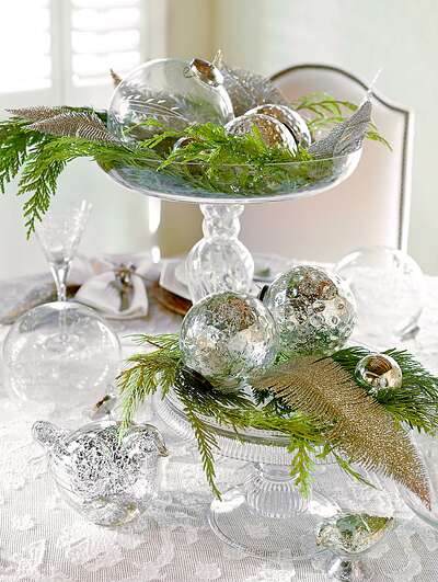 50 Easy Christmas Centerpiece Ideas | Midwest Living