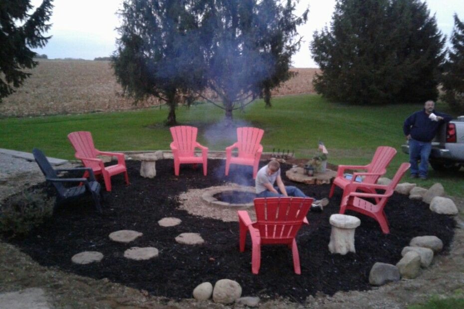 Took Down The Pool And Made A Huge Fire Pit Area. Added Black Mulch, Fire  Pit With Block And Pea Gravel. Used Ro… | Fire Pit Backyard, Fire Pit Area, Fire  Pit