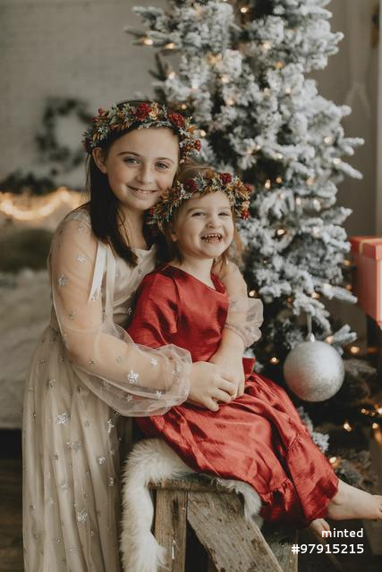 40 Family Christmas Photo Shoot Ideas For 2022 | Minted