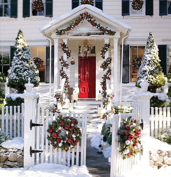 56 Amazing Front Porch Christmas Decorating Ideas