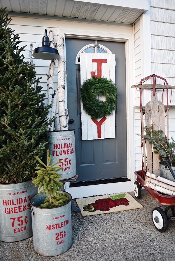 Rustic Christmas Porch - Liz Marie Blog