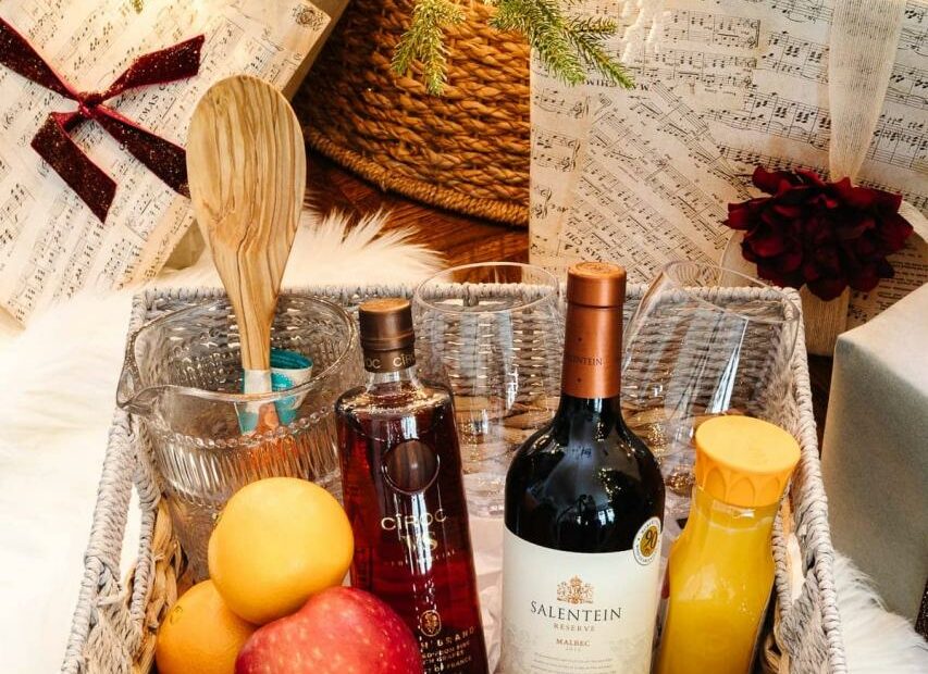 8 Unique Christmas Gift Basket Ideas - Bless'Er House