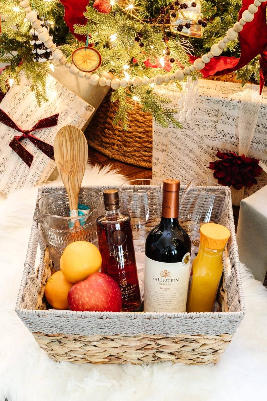 8 Unique Christmas Gift Basket Ideas - Bless'Er House