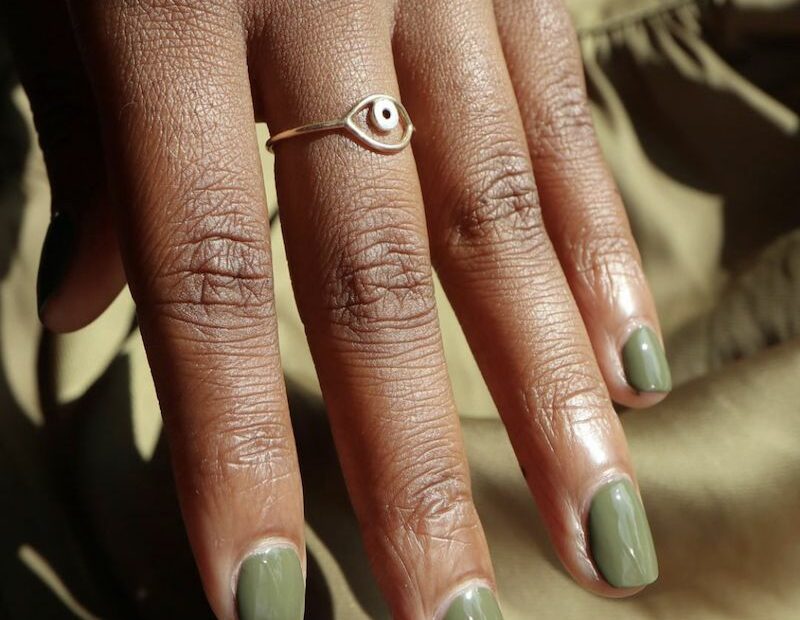 50 Gorgeous Nail Colors For Dark Skin That Play Up Your Melanin