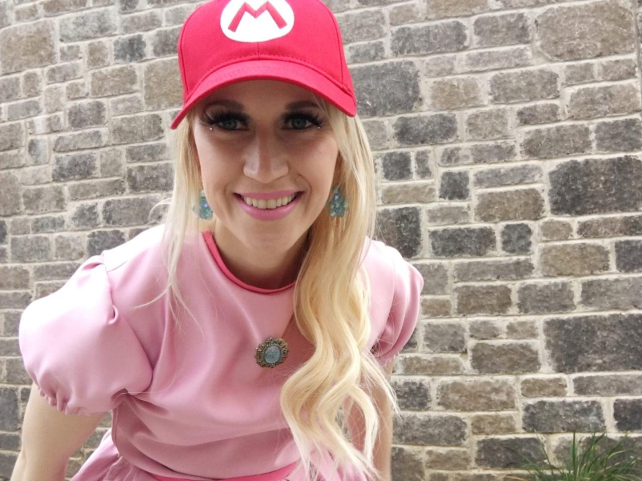 Diy Princess Peach Super Mario Costume (Video Tutorial) - Bright Shadows