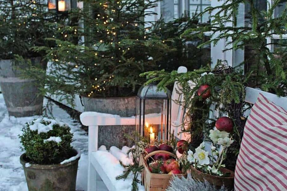 30 Stunning Outdoor Christmas Decorations To Make The Season Bright