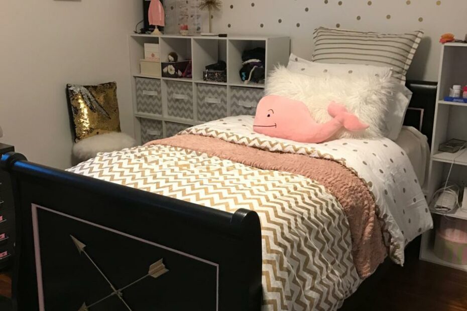 Pink, Black And Gold | Gold Bedroom, Pink Bedroom Decor, Gold Room Decor