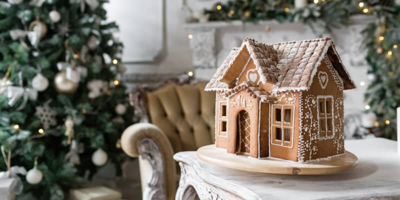 These Are The Most Popular Gingerbread House Designs, According To Pinterest  | Apartment Therapy