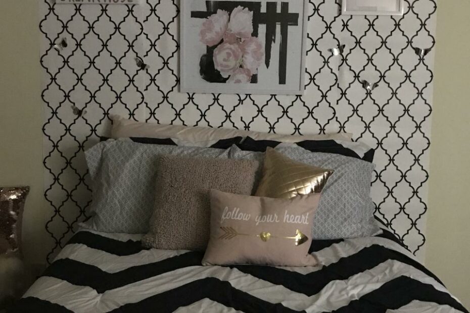 Black, White, And Rose Gold Bedroom | Room Decor Bedroom Rose Gold, Rose  Gold Bedroom, Gold Bedroom