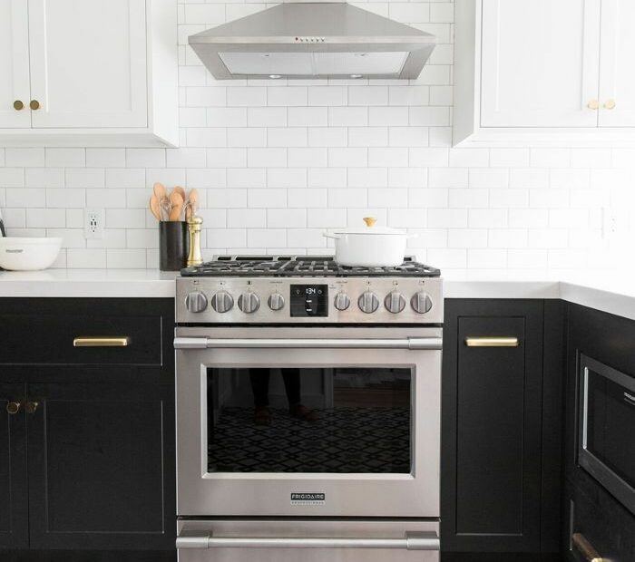 30 Stylish Two-Toned Kitchen Ideas (From An Expert)