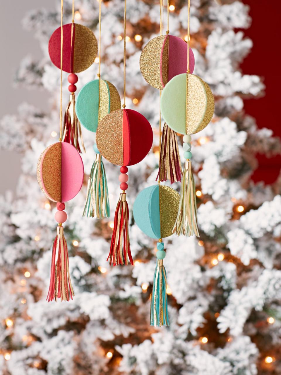 63 Homemade Christmas Ornaments To Give Your Tree Tons Of Character