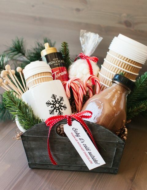 25 Simple But Thoughtful Gift Basket Ideas - Best Gift Baskets