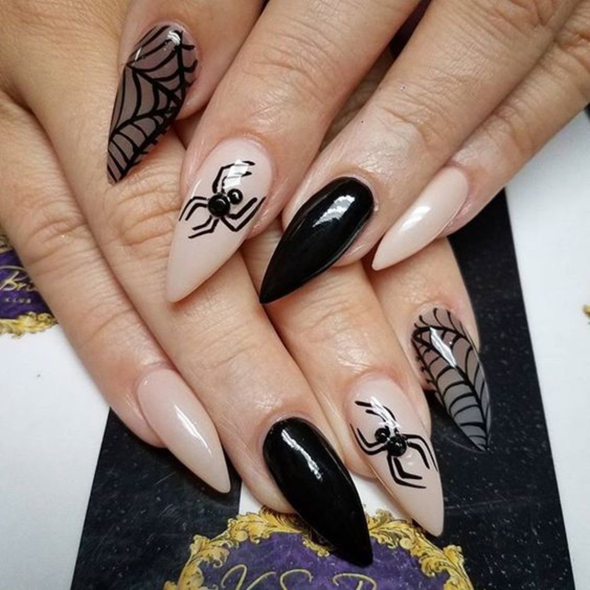 50+ Diy Halloween Nail Designs That Are Positively Frightful - Bellatory