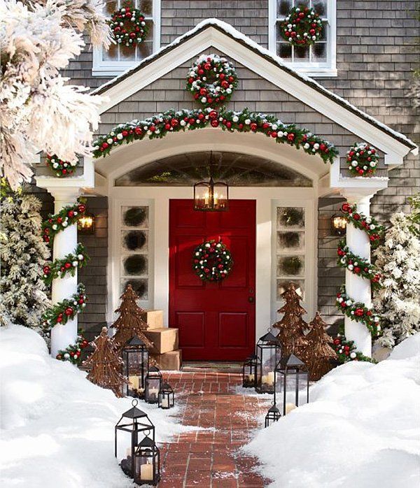 Ingresso Innevato Con Decori, Lanterne E Piccoli Abeti | Outdoor Christmas  Decorations, Christmas Decorations, Christmas Porch
