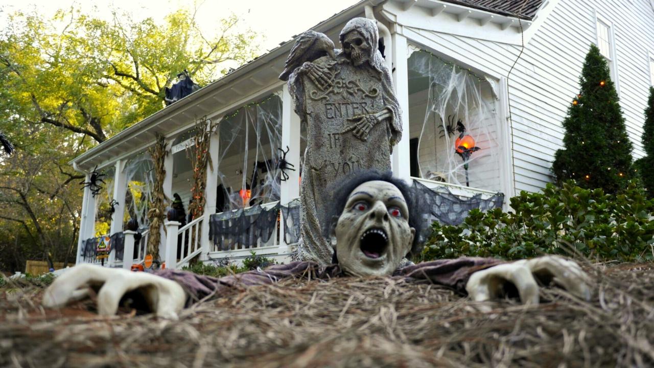 30 Scary Outdoor Halloween Decorations — Best Yard & Porch Halloween Decor  Ideas