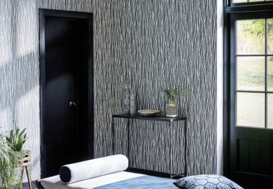 10 Stunning Mens Bedroom Wallpaper Designs - Roxanna Jaye