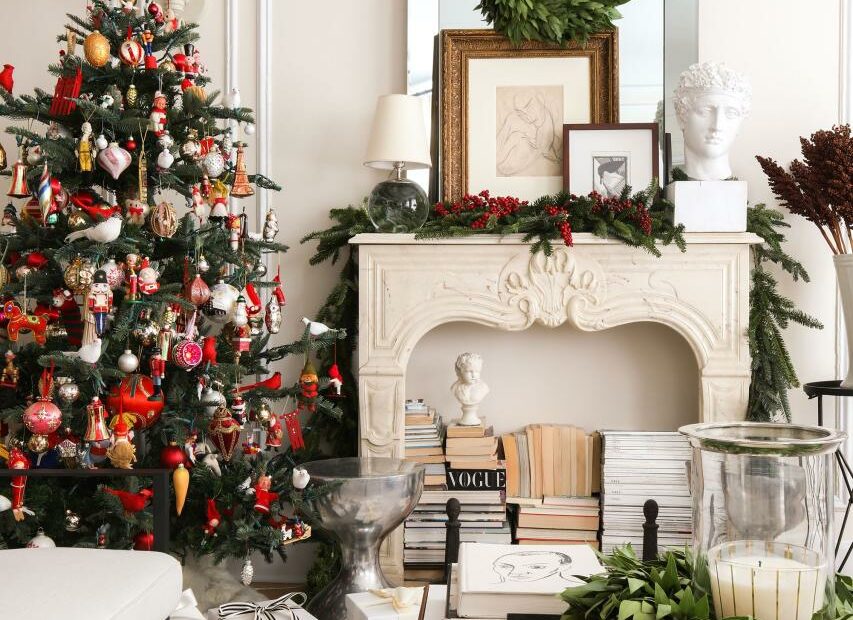 35+ Best Christmas Living Room Decor Ideas - Holiday Decorating