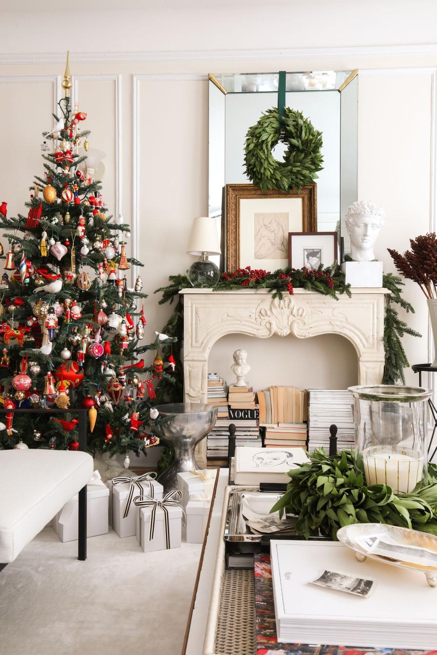 35+ Best Christmas Living Room Decor Ideas - Holiday Decorating