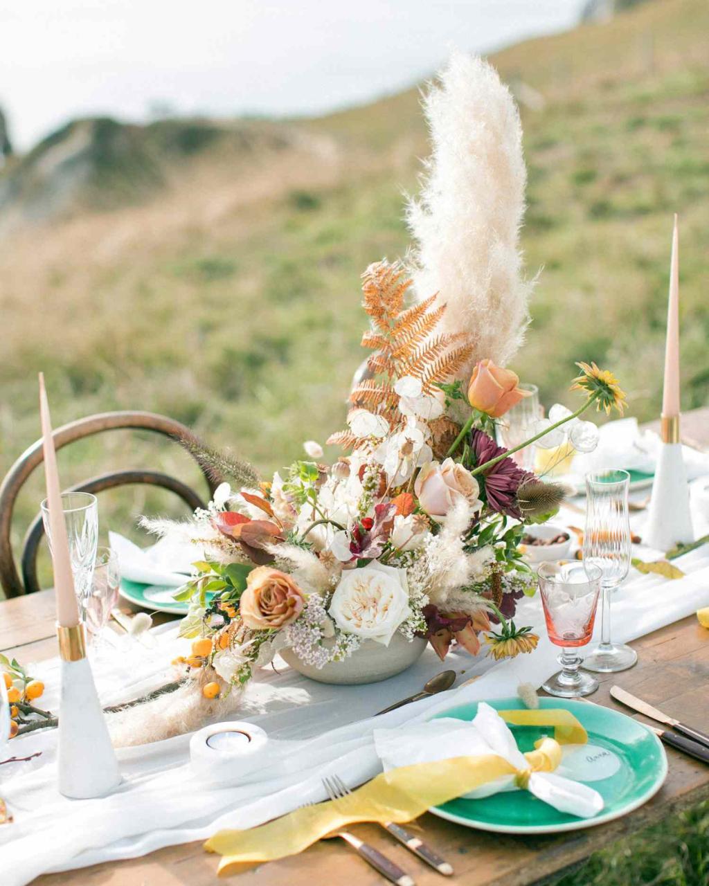 Trending Now: Pampas Grass Wedding Ideas