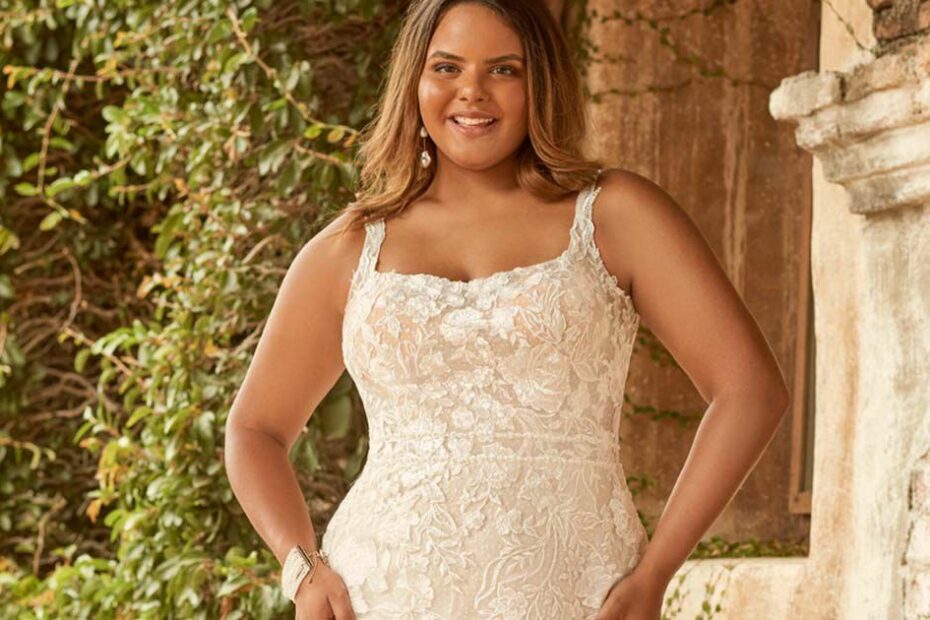 The 17 Best Plus Size Wedding Dresses Of 2023