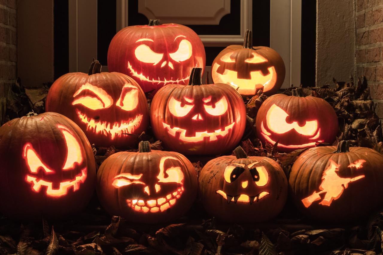 31 Easy Pumpkin Carving Ideas 2022 - Creative Pumpkin Designs