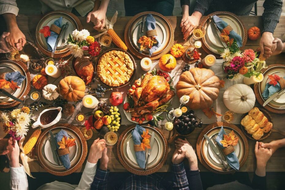 34 Thanksgiving Traditions To Start With Your Family In 2022