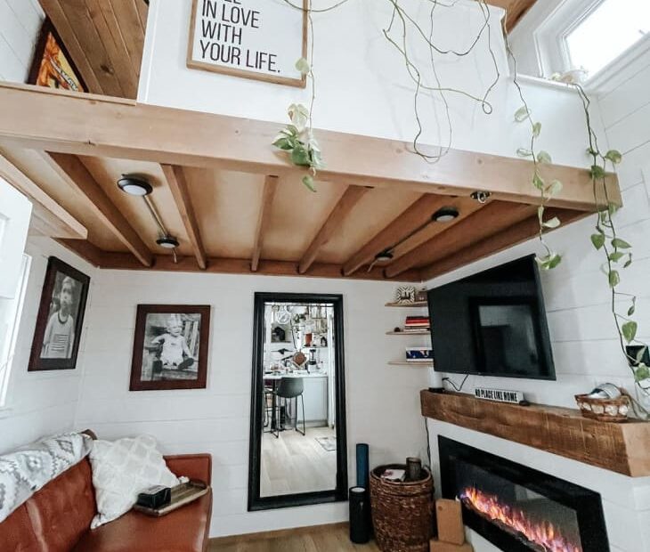 12 Inspiring Tiny House Interiors - How To Decorate A Tiny Home | Apartment  Therapy