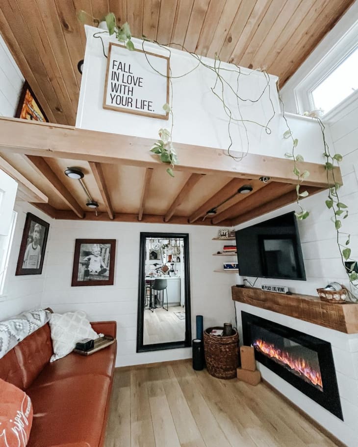 12 Inspiring Tiny House Interiors - How To Decorate A Tiny Home | Apartment  Therapy