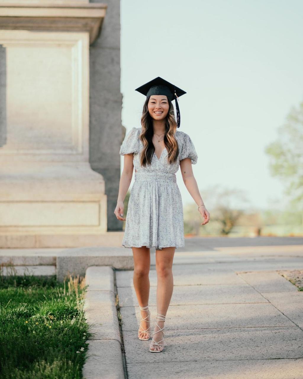 How To Choose Your Perfect Graduation Outfit - Lulus.Com Fashion Blog