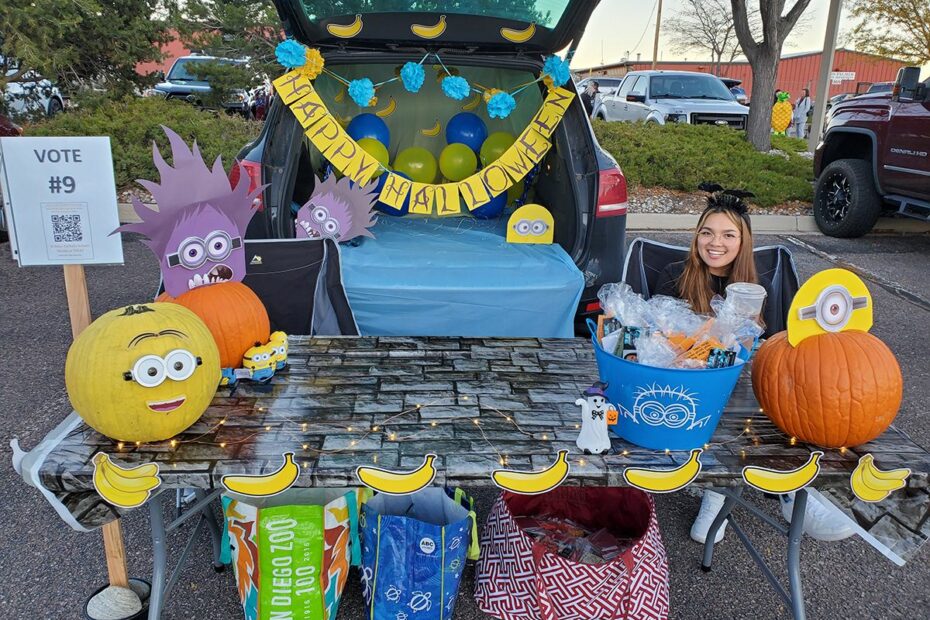 35 Easy Trunk-Or-Treat Ideas 2022 - Trunk-Or-Treat Themes & Decor