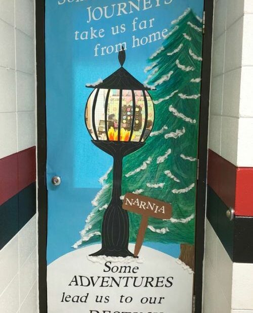 60 Amazing Ideas For Winter And Holiday Classroom Doors