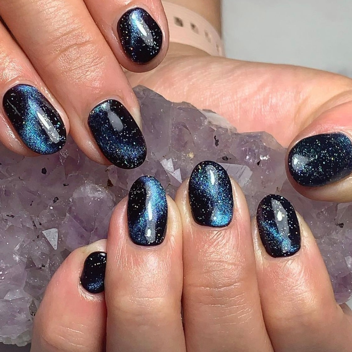 41 Ideas For Winter Nails To Do At Home Or In The Salon | Allure