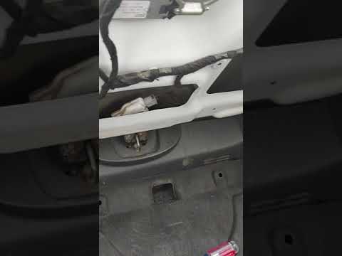 How to manually open a Trunk on a Fiat 500